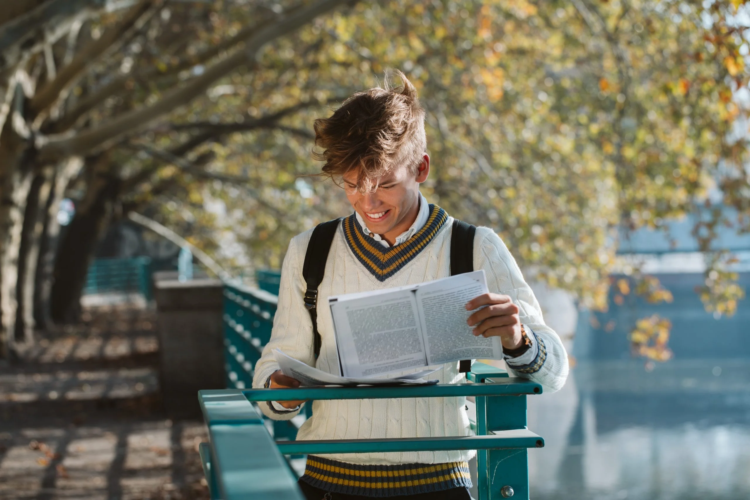 Student szczęśliwy, bo dostał harmonogram zajęć