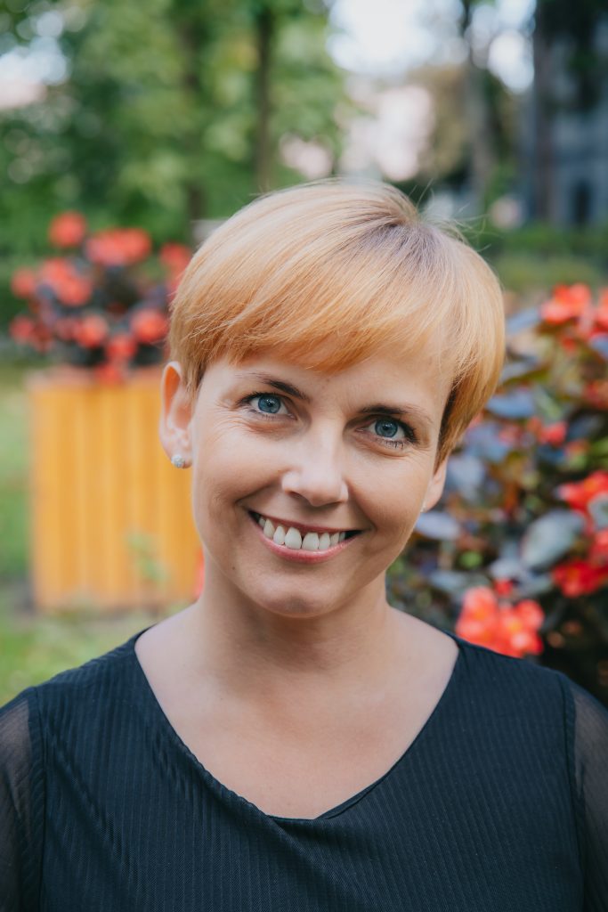 dr Marta Kondracka-Szala