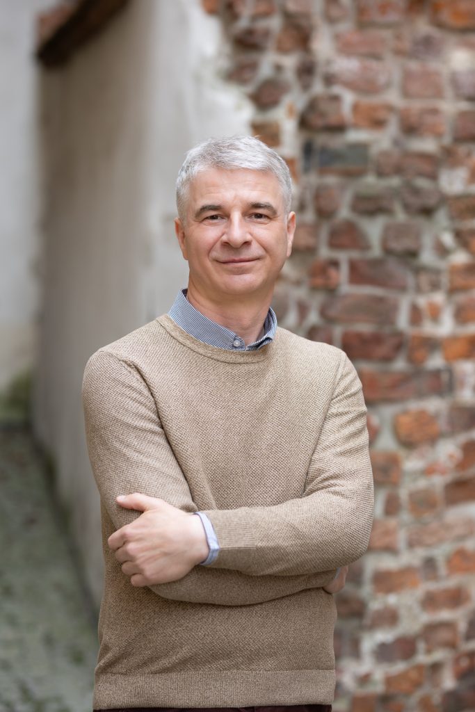 dr hab. Rafał Włodarczyk prof. UWr